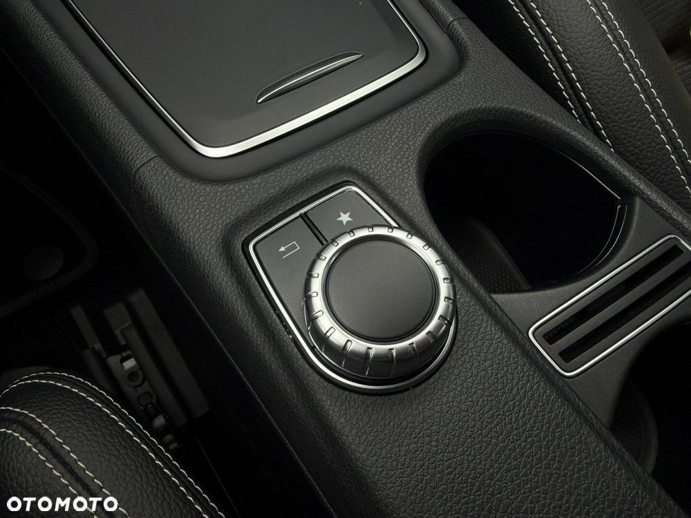 Mercedes-Benz GLA - 20