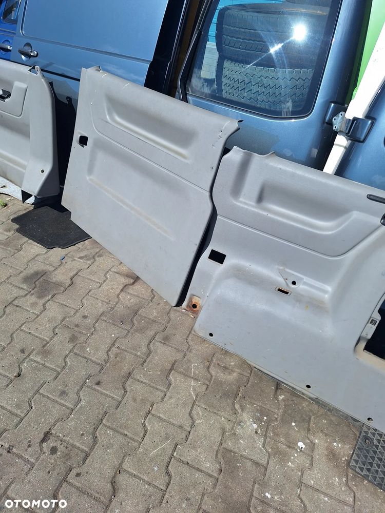 ŚRODEK BOCZEK TAPICERKA  TYŁ VW TRANSPORTER T4 CARAVELLE - 8