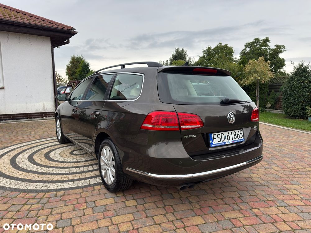 Volkswagen Passat - 13