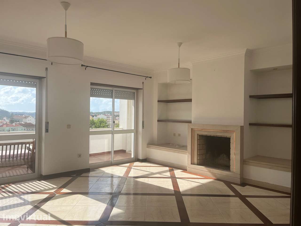 Apartamento T3 com Terraço no Centro de Torres Vedras - Grande imagem: 2/24