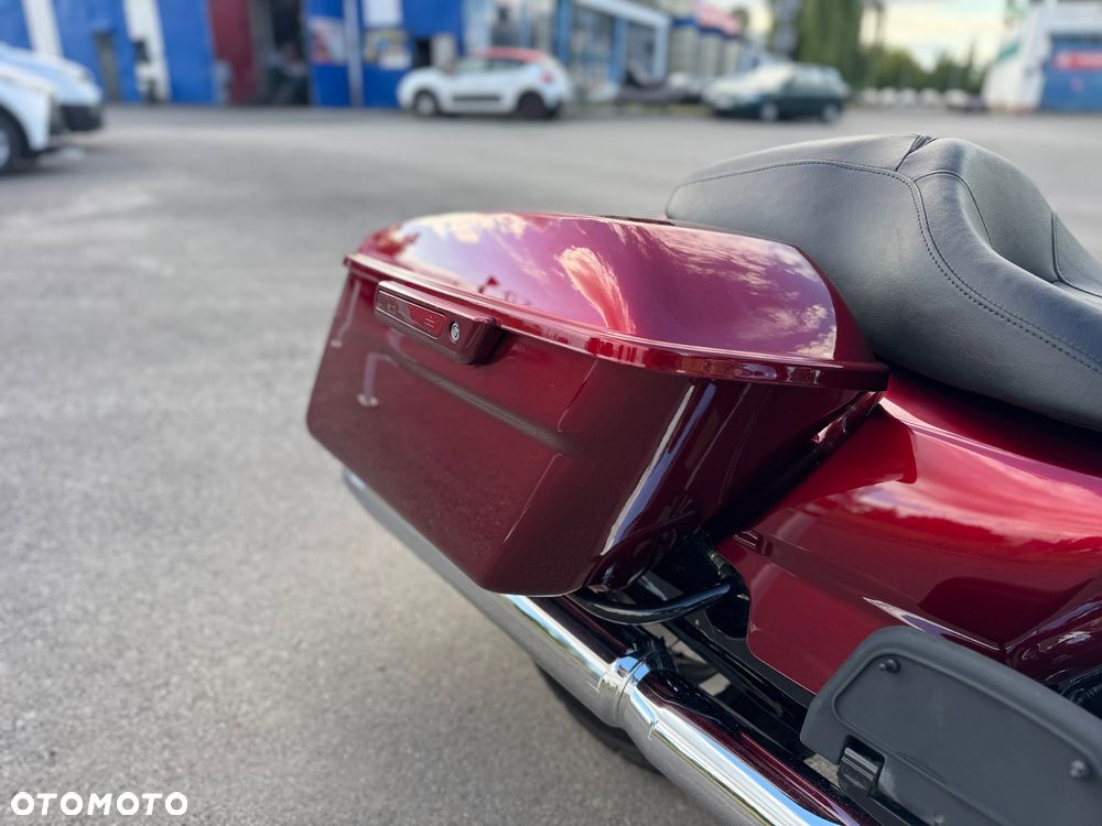 Harley-Davidson Touring Street Glide - 19