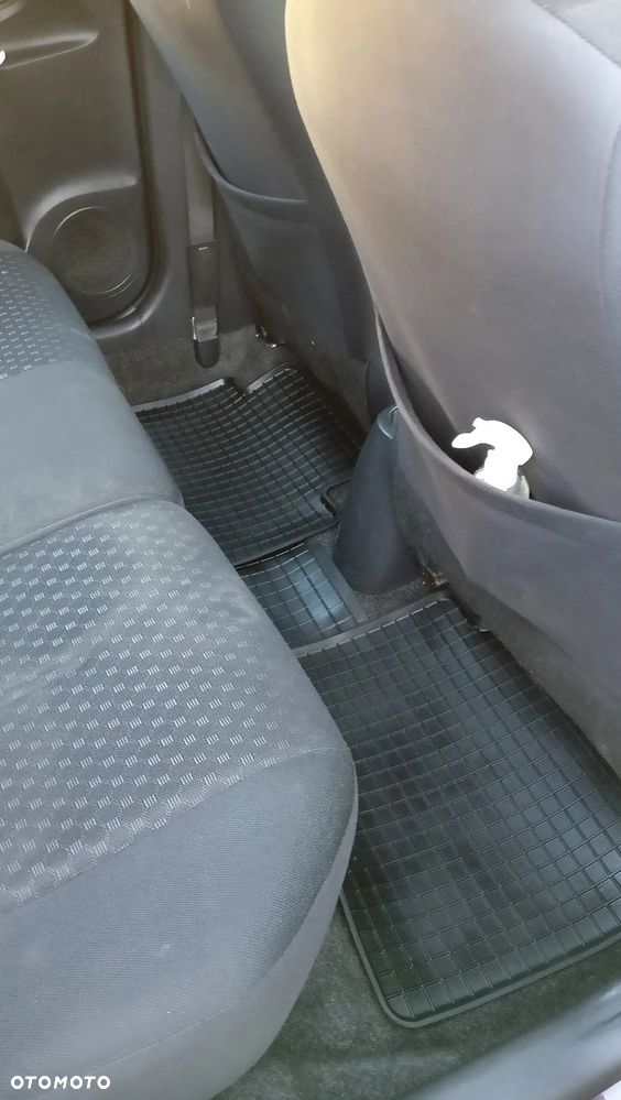 Toyota Urban Cruiser 1.4 D-4D Sol 4x4 - 6