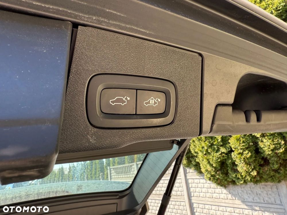 Volvo XC 60 D3 Momentum Pro - 17