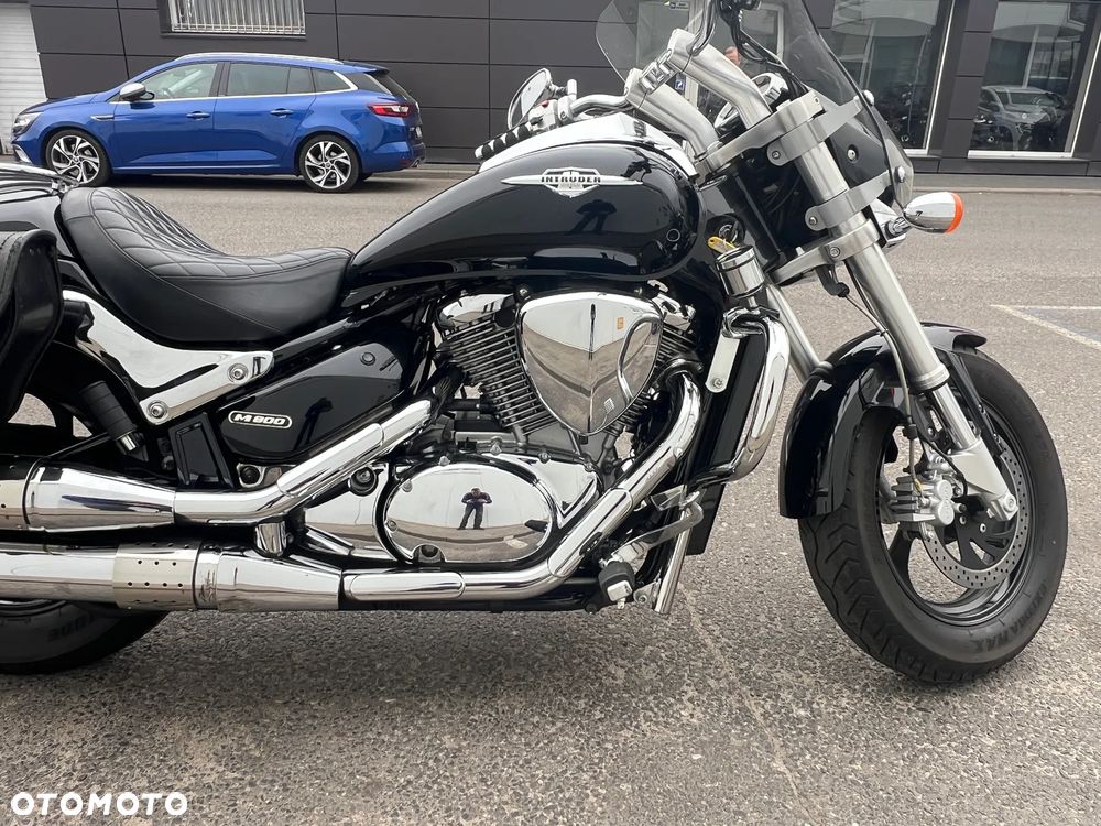 Suzuki Intruder - 10