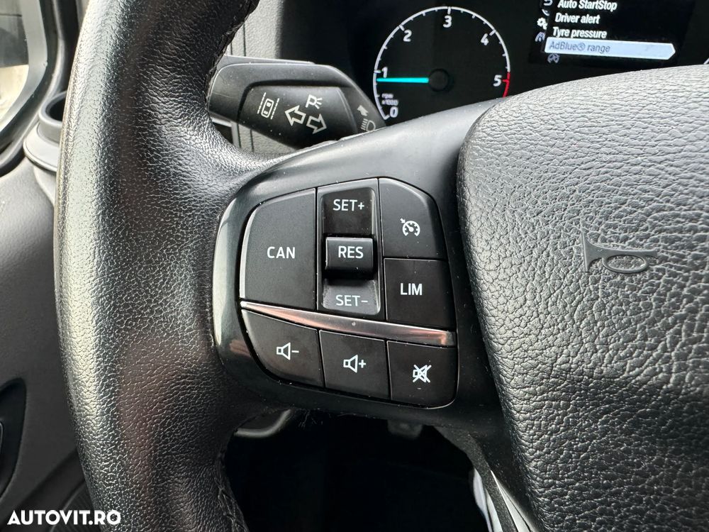 Ford Tourneo Custom 320 L2H1 VA Titanium - 34