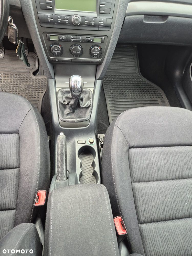Skoda Octavia 2.0 TDI DPF Elegance - 15
