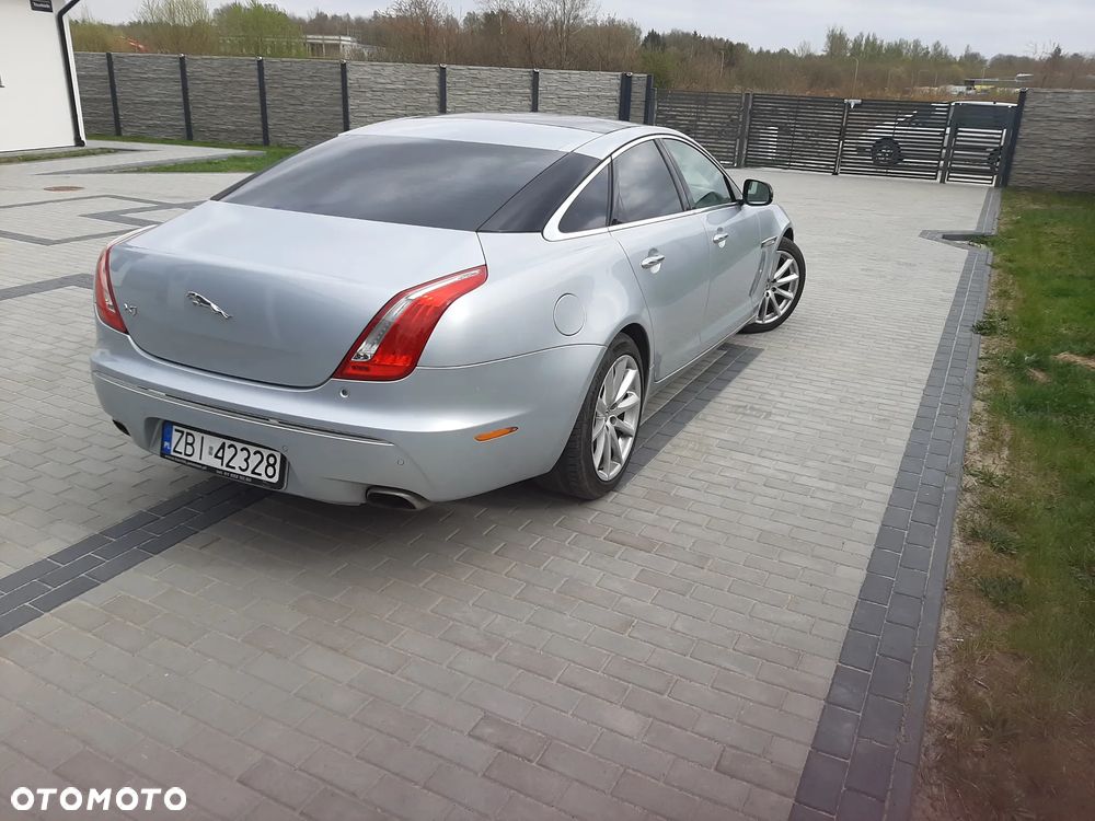 Jaguar XJ - 4