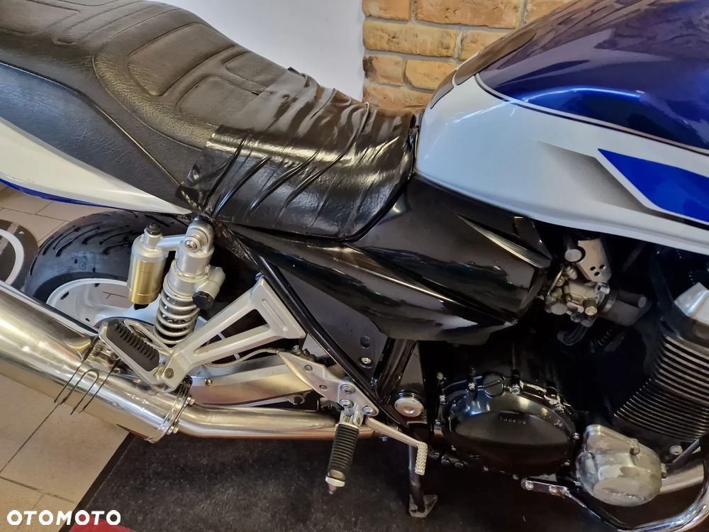 Suzuki GSX - 18