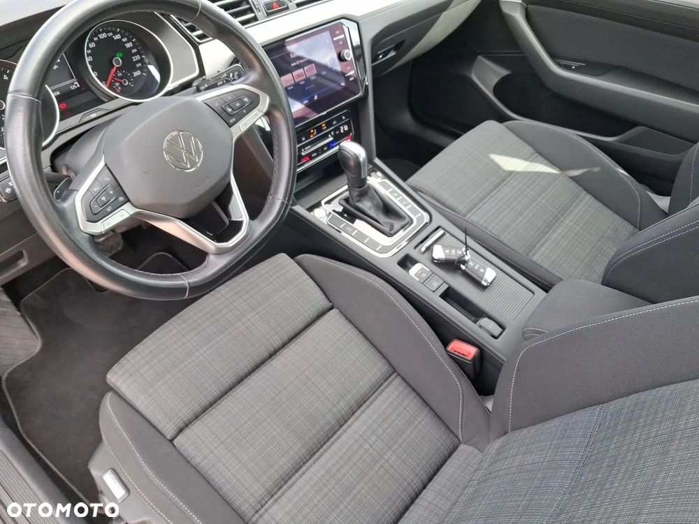 Volkswagen Passat 2.0 TDI EVO Business DSG - 9
