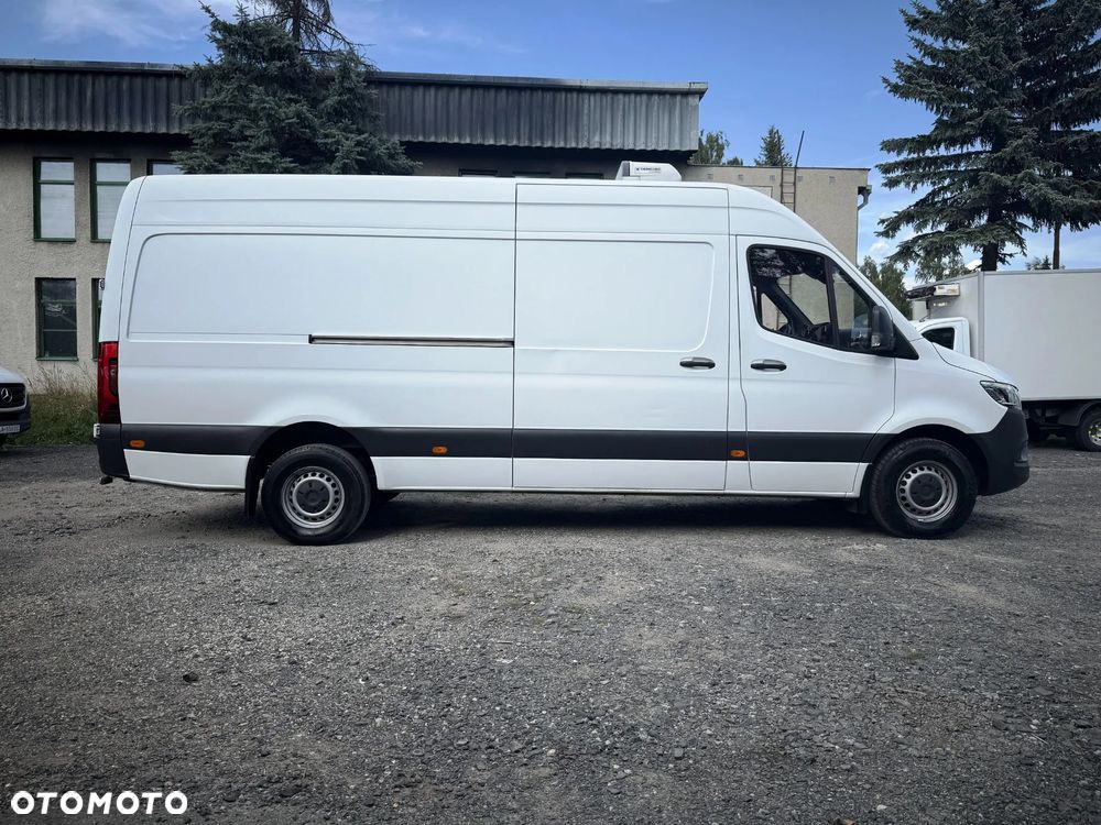 Mercedes-Benz Sprinter - 2