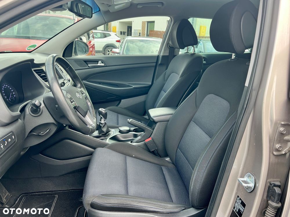 Hyundai Tucson blue 1.7 CRDi 2WD Intro Edition - 15