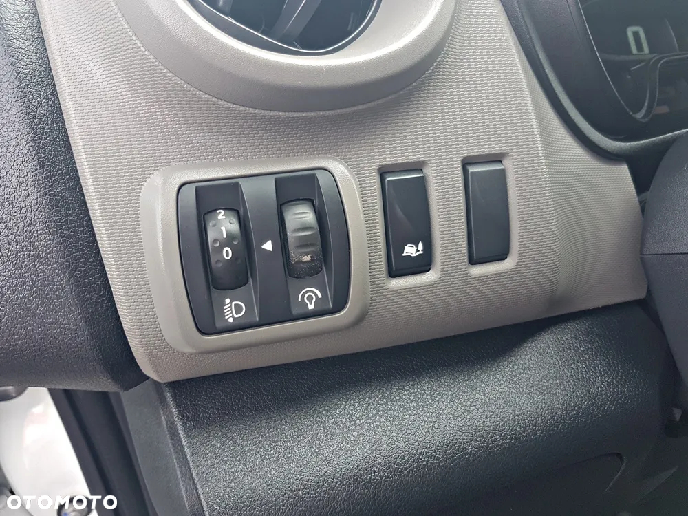 Renault TRAFIC - 13