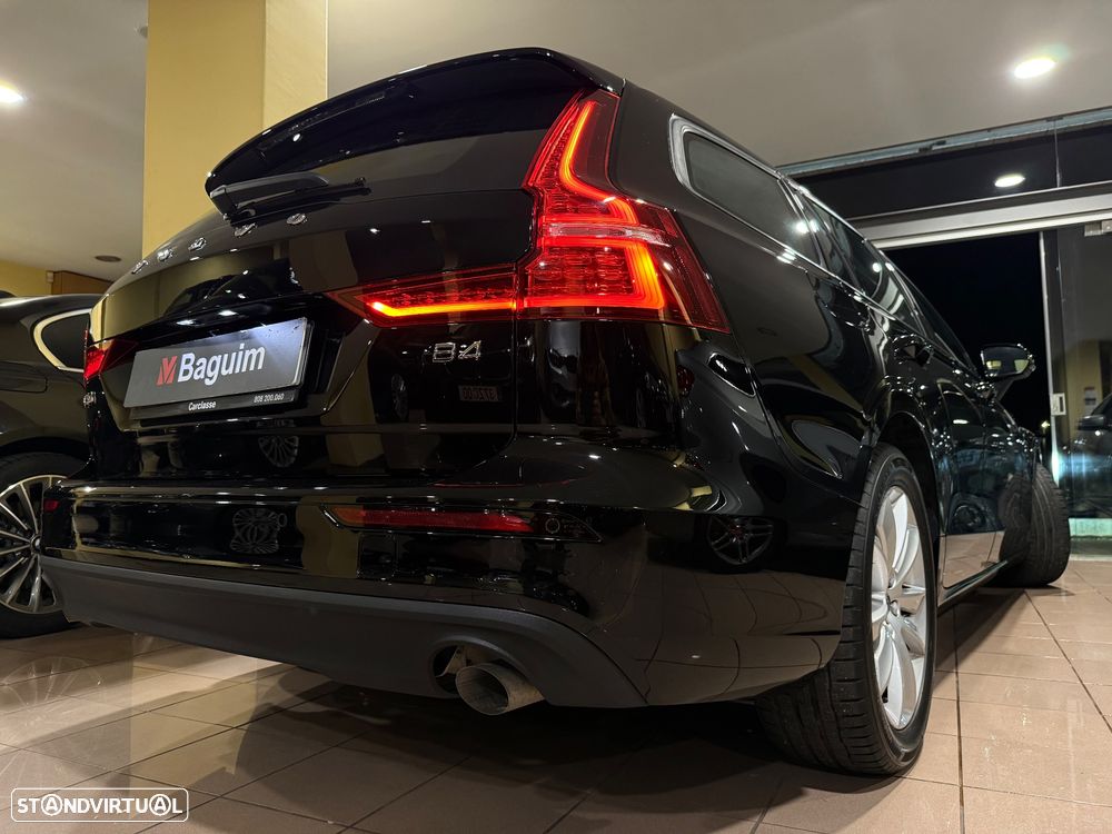 Volvo V60 2.0 B4 Momentum Geartronic - 28