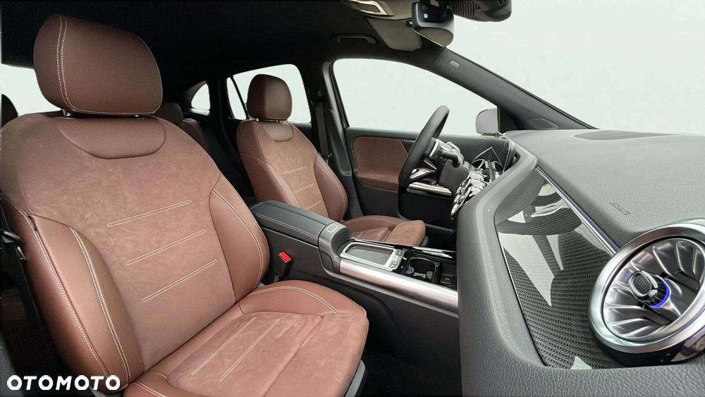 Mercedes-Benz GLA 200 AMG Line - 11