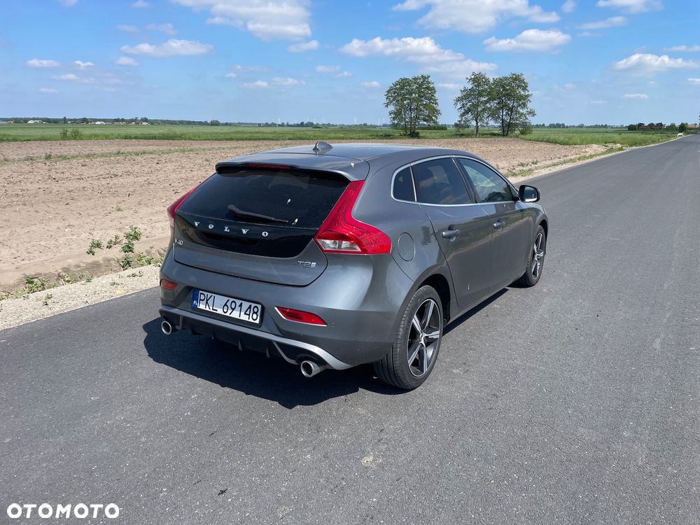 Volvo V40 T2 Drive-E R-Design Momentum - 3