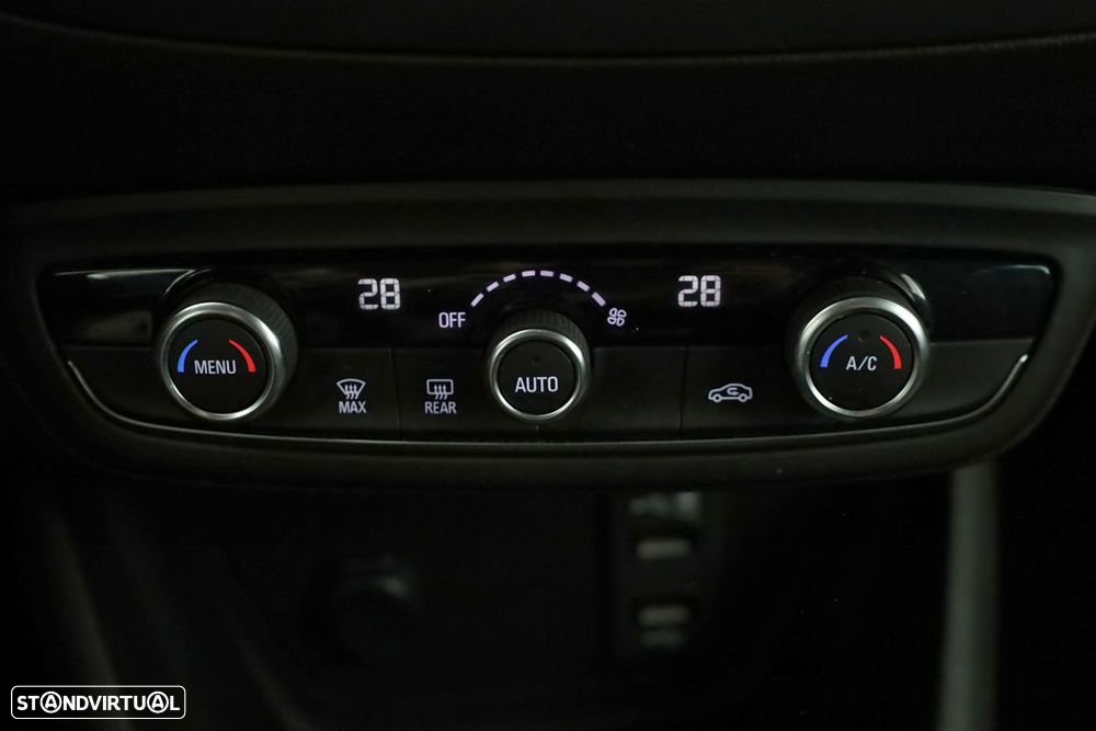 Opel Crossland 1.2 T Design & Tech - 13