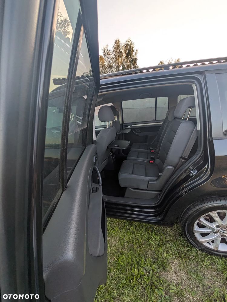 Volkswagen Touran - 15