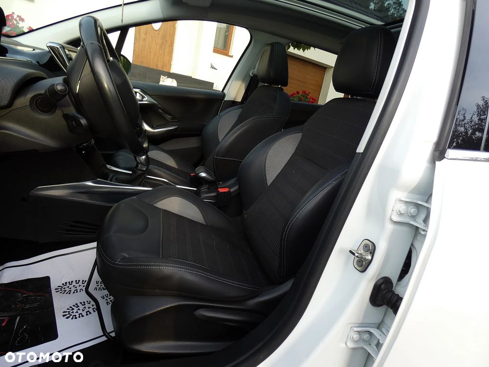 Peugeot 2008 1.6 VTi Style - 25
