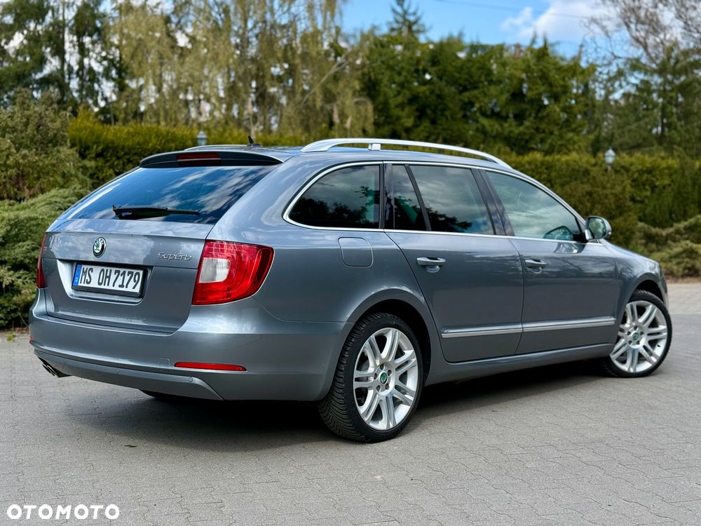 Skoda Superb 2.0 TDI Green tec DSG Elegance - 25