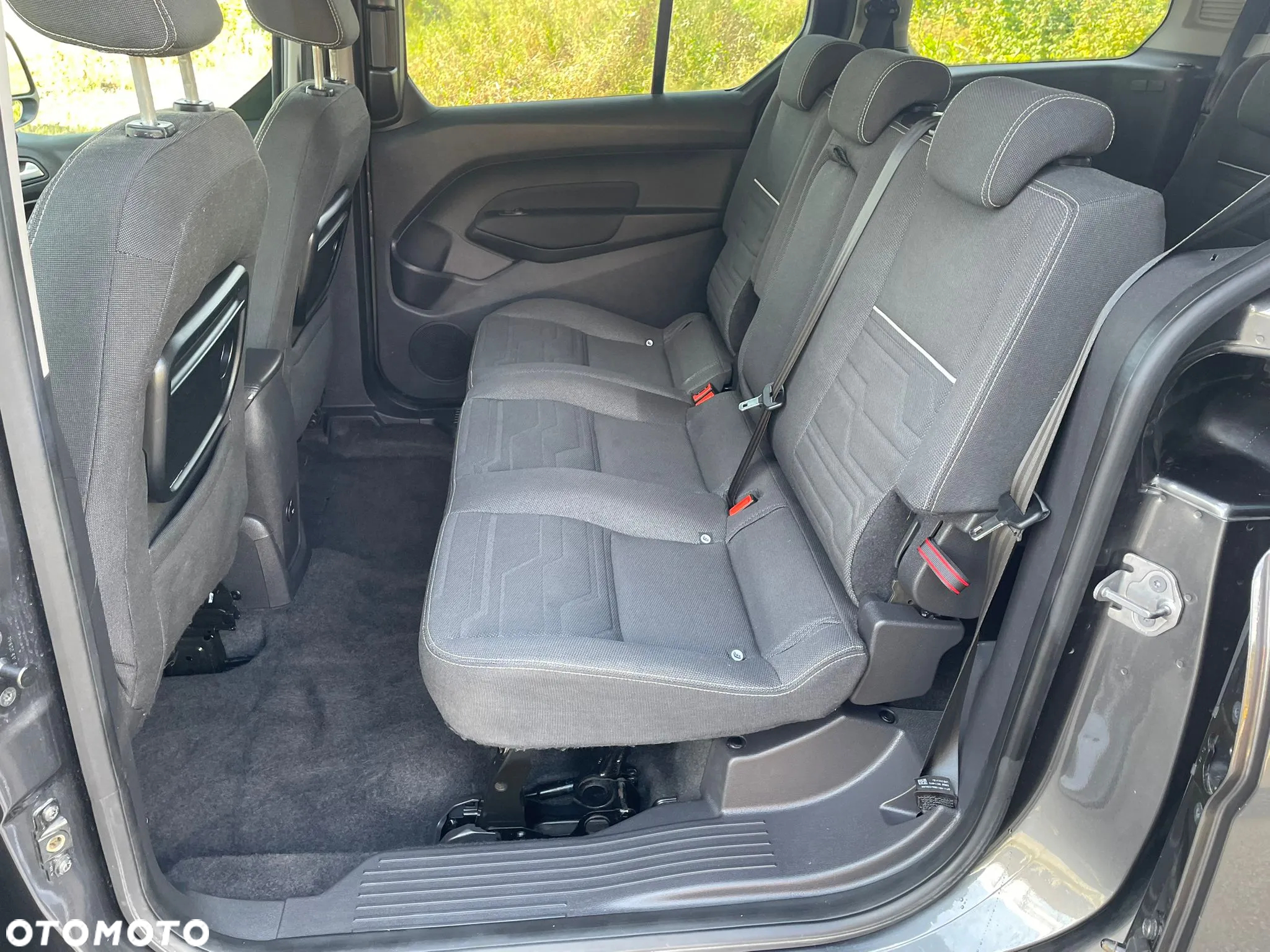 Ford Tourneo Connect Grand 1.5 TDCi Start/Stop Titanium - 24