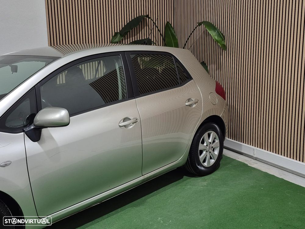 Toyota Auris 1.4 D-4D Comfort - 3