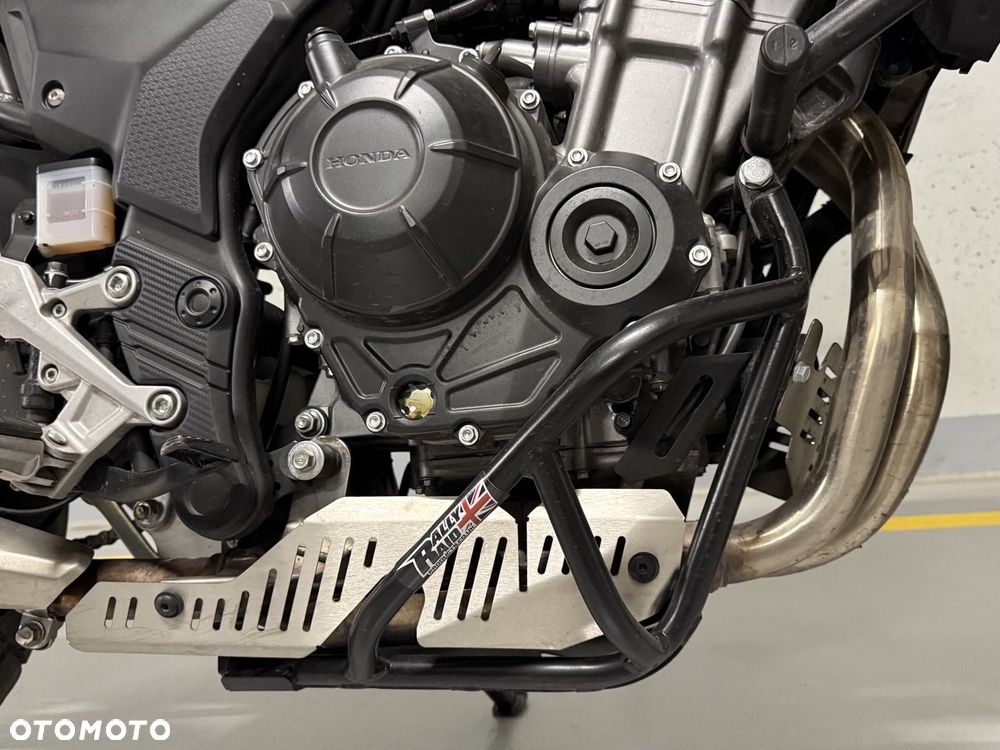 Honda CB - 12