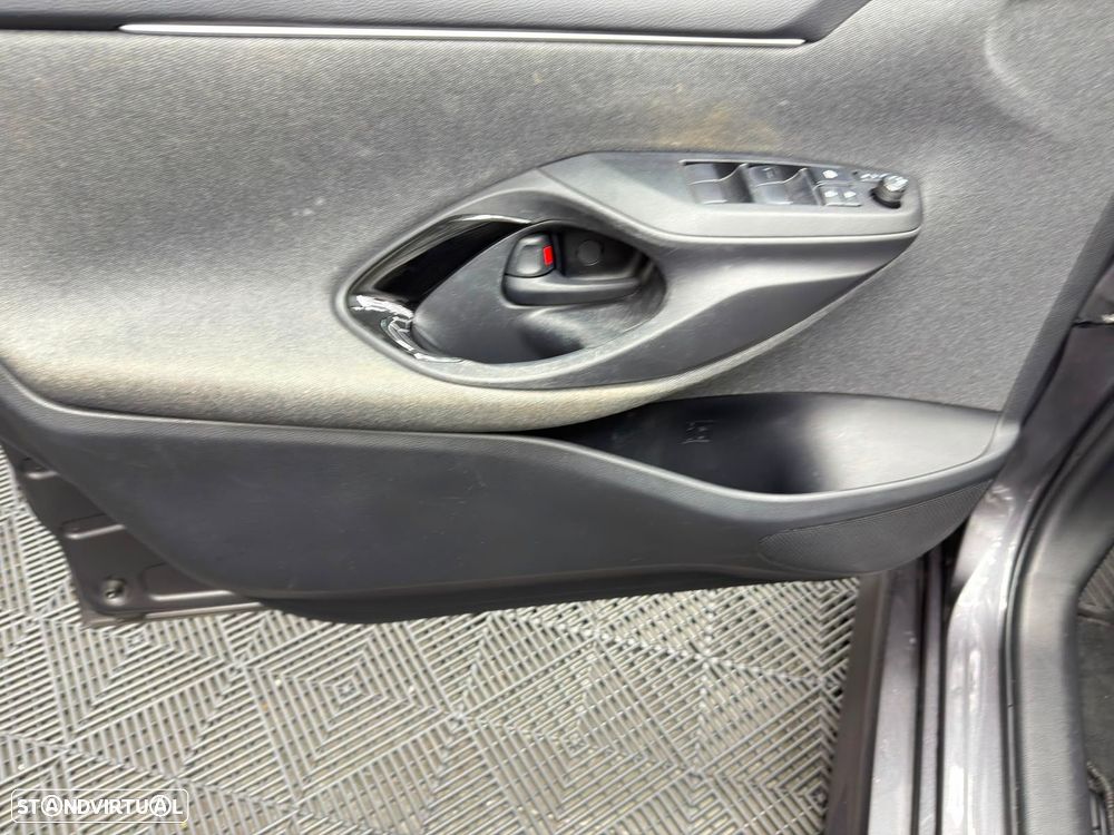 Toyota Yaris 1.5 HDF GR Sport - 38