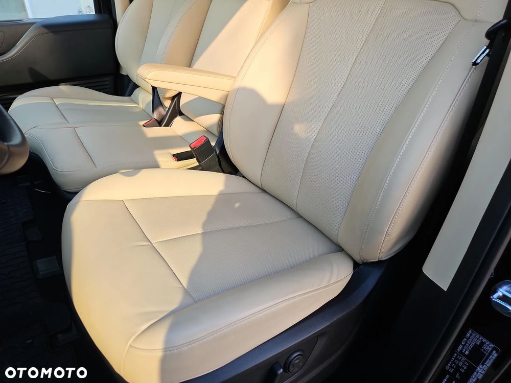 Hyundai Staria 1.6 T-GDI HEV Smart VIP - 12