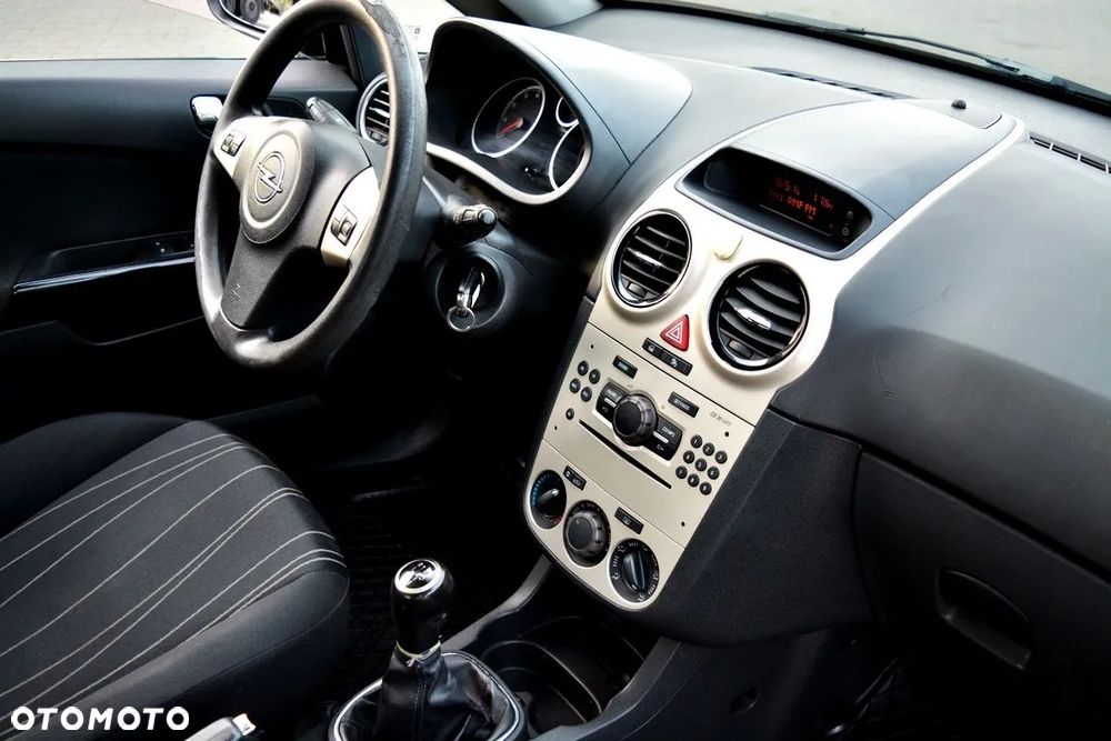 Opel Corsa 1.2 16V Edition - 16