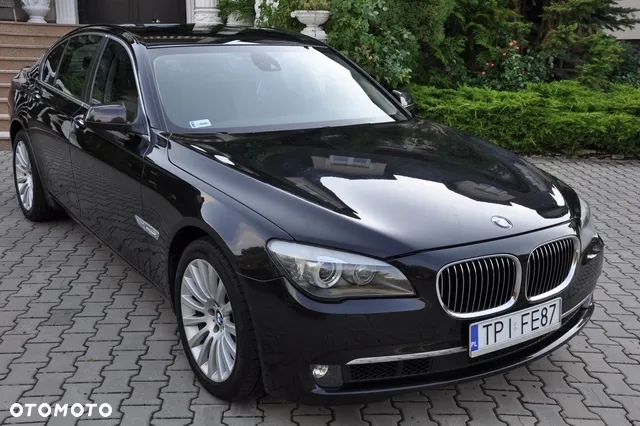 BMW Seria 7 750Li xDrive - 24