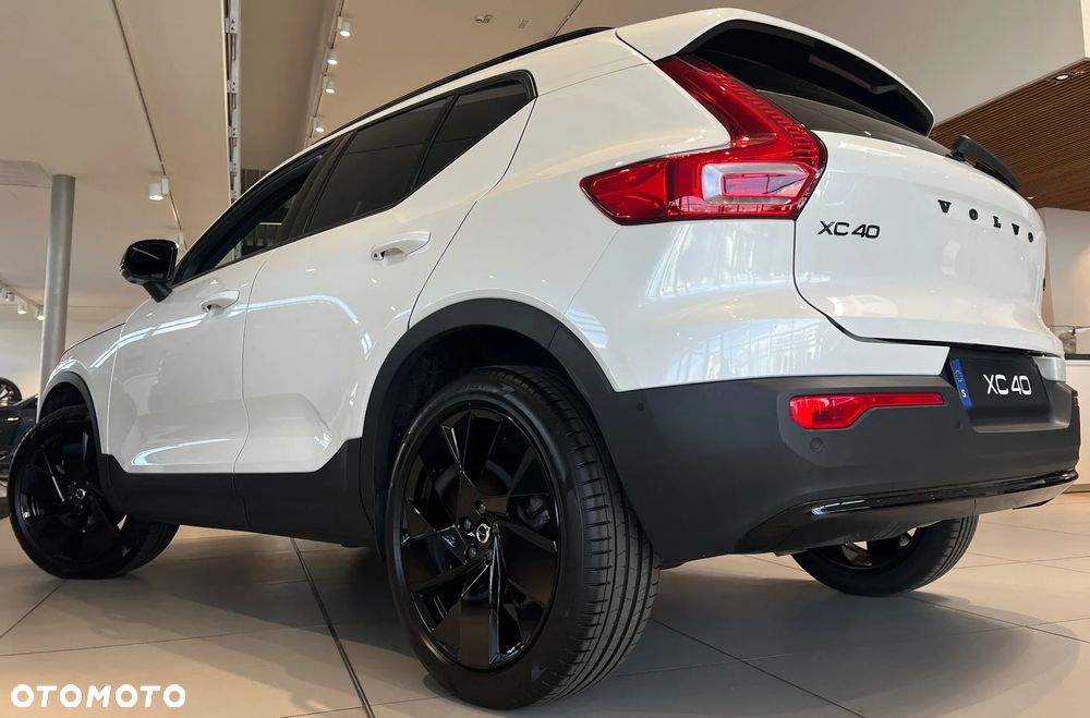 Volvo XC 40 B4 B AWD DKG Ultimate Dark - 11
