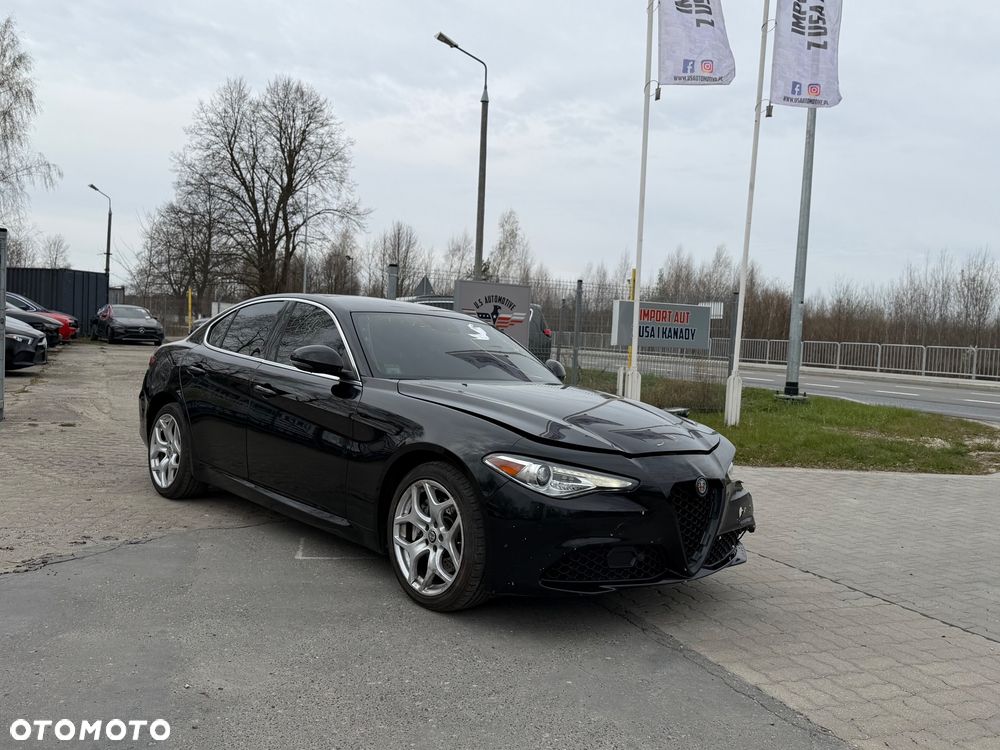 Alfa Romeo Giulia - 1