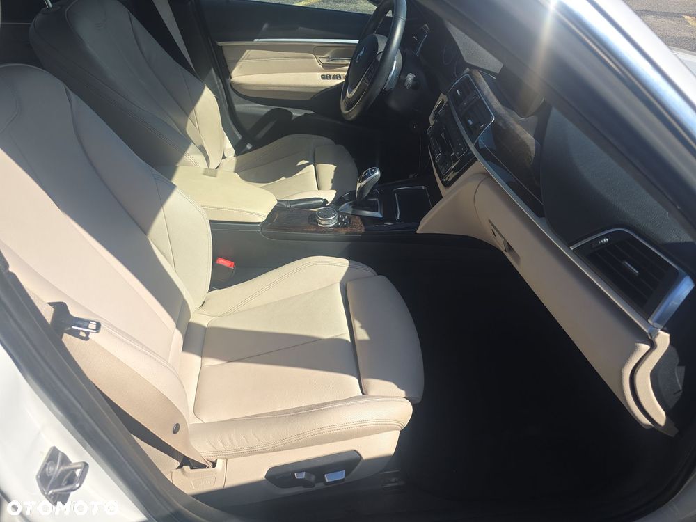 BMW Seria 3 328i Luxury Line - 8