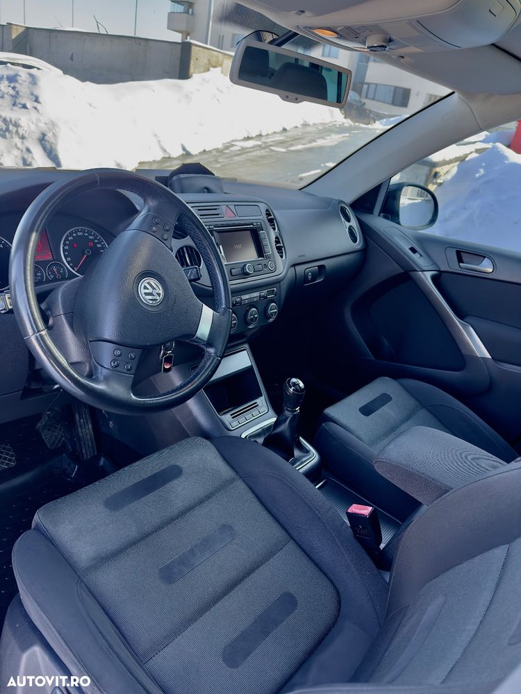 Volkswagen Tiguan - 9