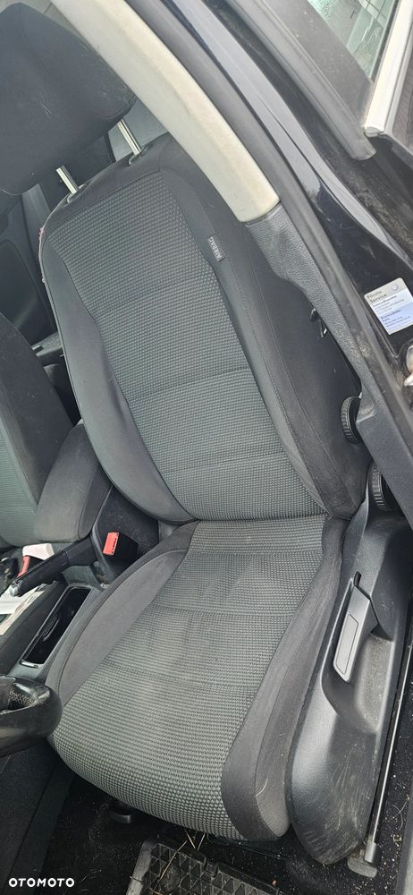 VW Golf 6 VI Kombi 1,6 TDI 77kW 105KM 2010r lak: LC9X silnik CAY skrzynia LUB - 4