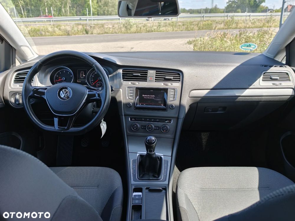 Volkswagen Golf - 17