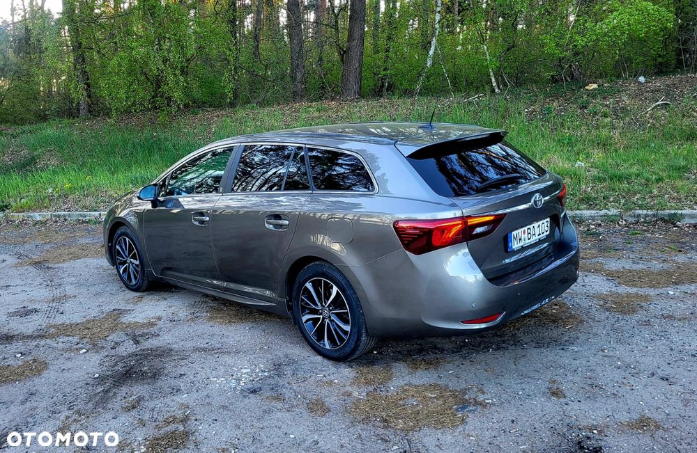 Toyota Avensis Touring Sports 2.0 D-4D Team Deutschland - 15