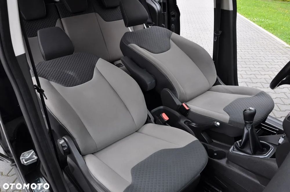 Ford Tourneo Courier 1.5 TDCi Titanium - 31