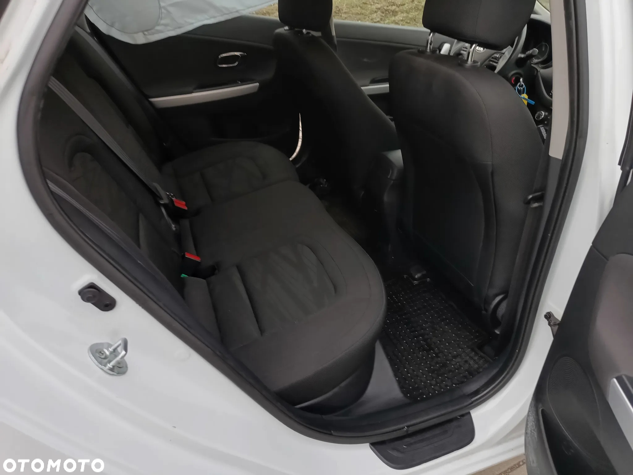 Kia Ceed - 25