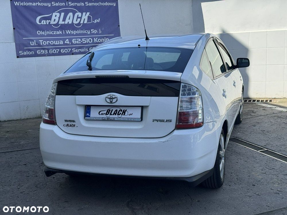 Toyota Prius - 5
