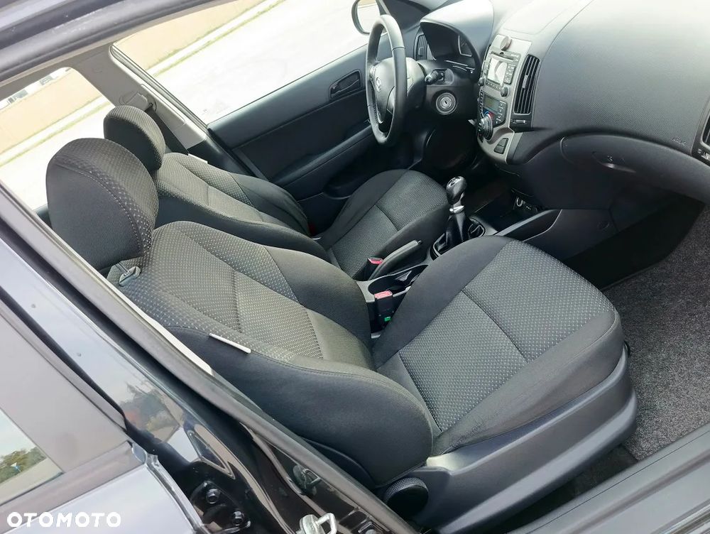 Hyundai i30 i30cw 1.4 blue Comfort - 14