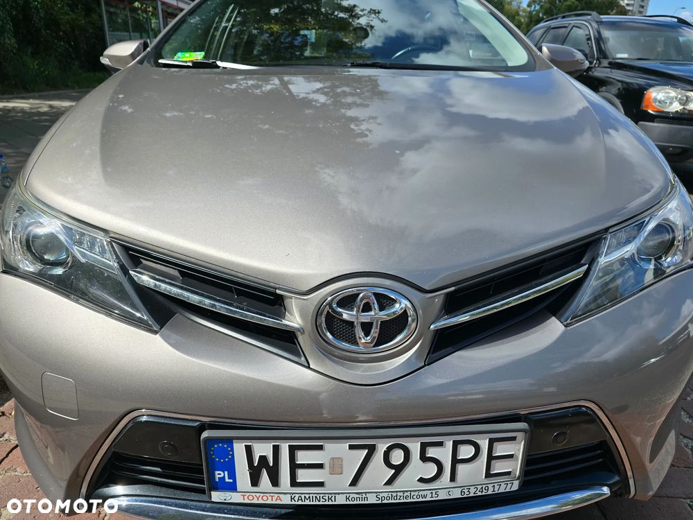 Toyota Auris 1.6 Premium MS - 10