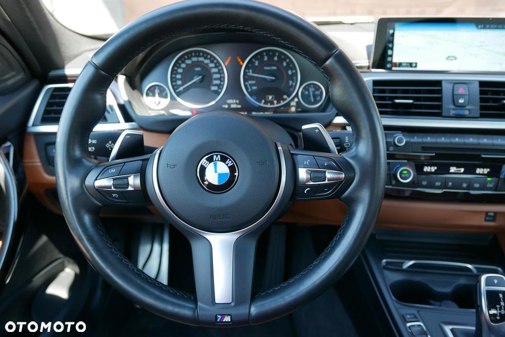 BMW Seria 3 330i M Sport - 29