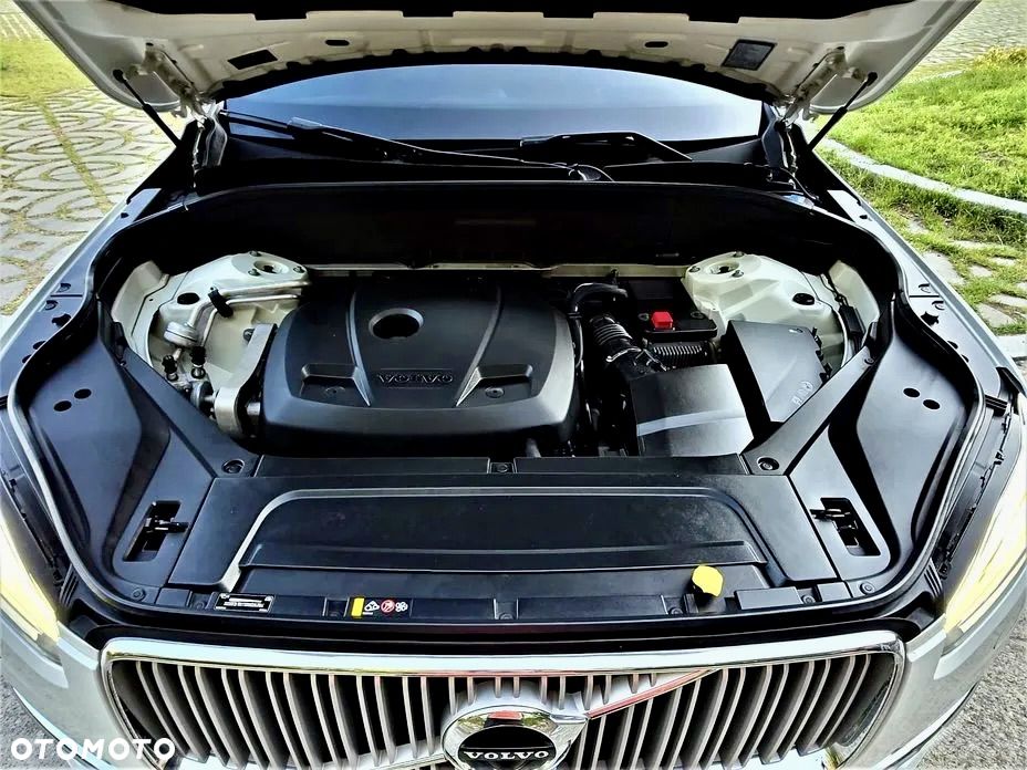 Volvo XC 90 - 7