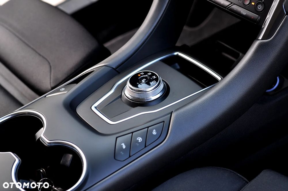 Ford Mondeo 2.0 EcoBlue Titanium - 26