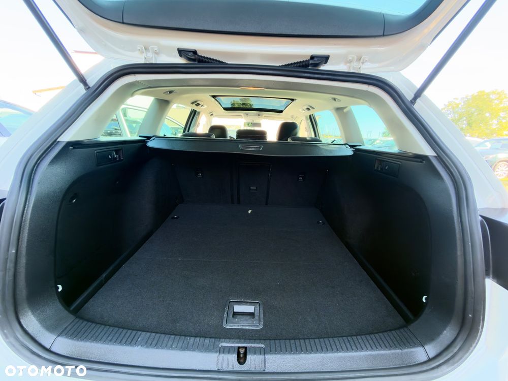 Volkswagen Golf 2.0 TDI BlueMotion Technology Lounge - 21