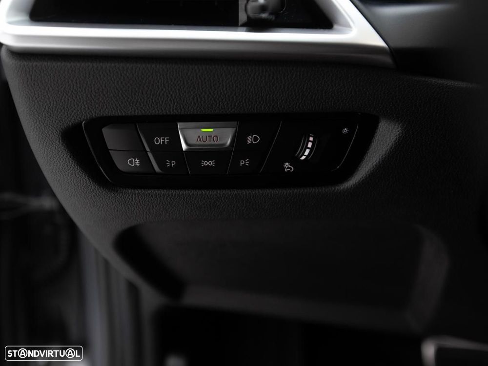 BMW 330 i xDrive Aut. - 15