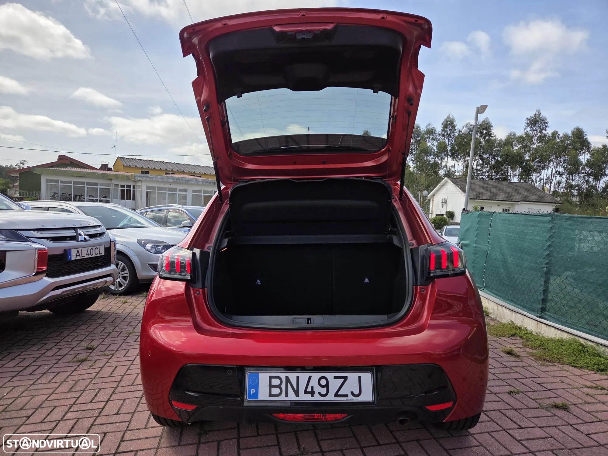 Peugeot 208 1.2 PureTech Allure - 25