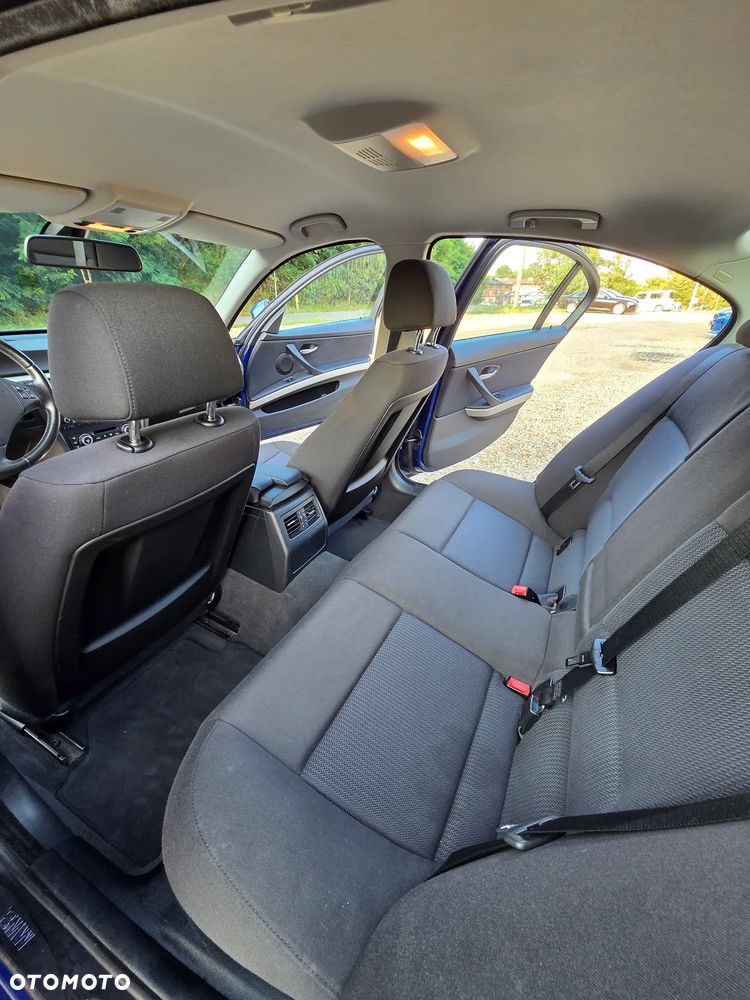 BMW Seria 3 318i - 17