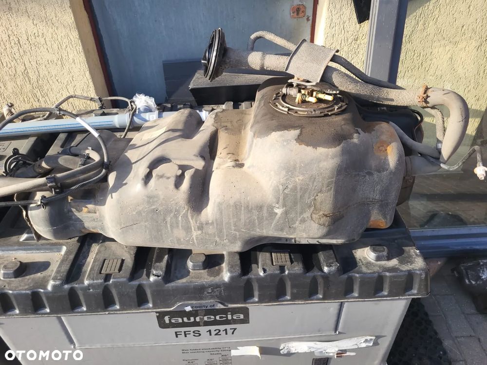 Zbiornik paliwa bak Nissan Navara D23/NP300 - 1
